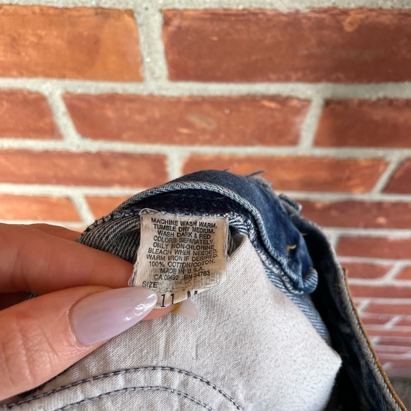 Vintage 90's Lee high waisted denim shorts - Picture 8 of 8